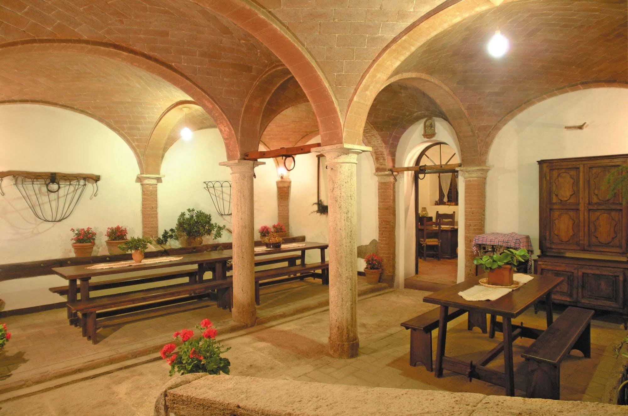 Agriturismo Tenuta Armaiolo Rapolano Terme Exteriör bild